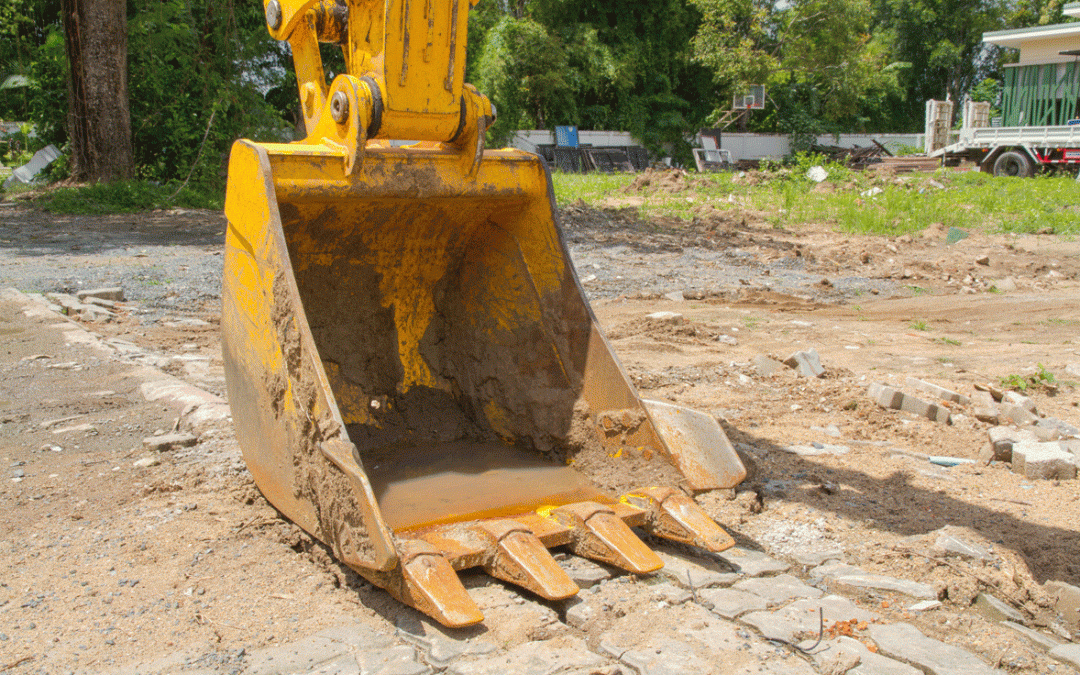 Backhoe vs Excavator: How to Choose the Best Excavator Track